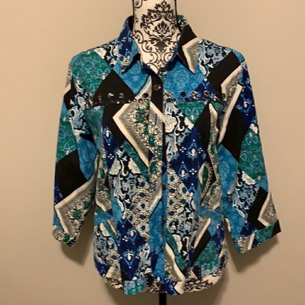 Choices Woman’s Long Sleeve Button Down Size M